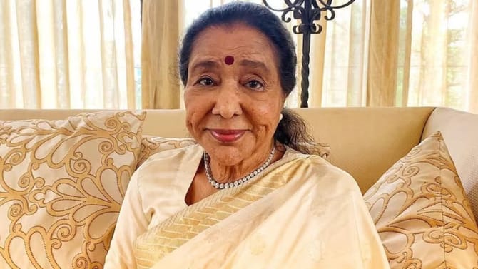 आशा भोसले यांच्या हेल्थची नातीने दिली अपडेट, कशी आहे प्रकृती?