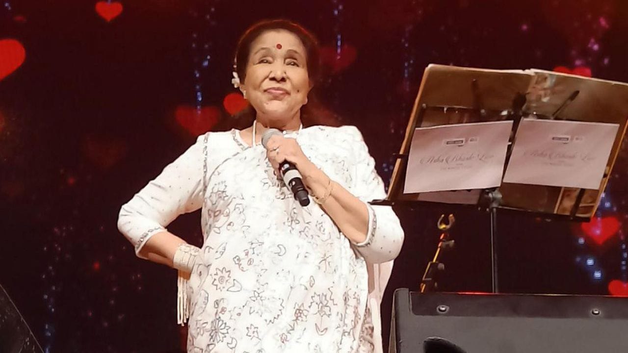 Asha Bhosle : आशाताईंचे ते शेवटचे गाणे..जे आता कधीच पूर्ण होणार नाही.. Asha Bhosle : आशाताईंचे ते शेवटचे गाणे..जे आता कधीच पूर्ण होणार नाही..