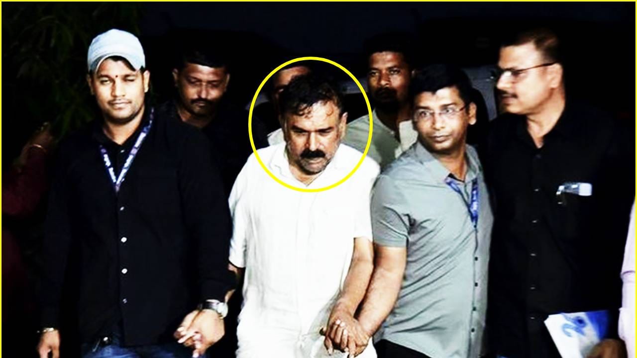 Ashok Kharat: तसले चॅट्स, फोटो आणि व्हिडिओ…लिंगपिसाट खरातच्या मोबाईलमधील ते डर्टी सिक्रेट्स… अनेकांचे बुरखे टराटरा फाटणार