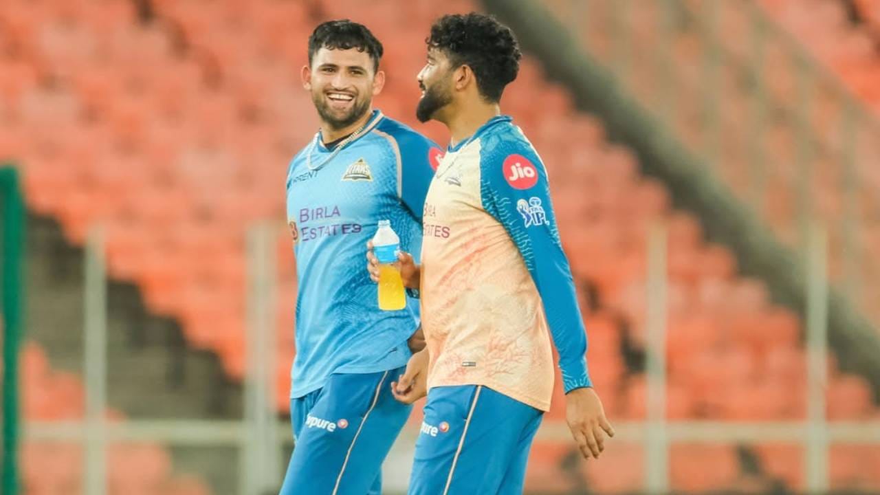 राजस्थान रॉयल्सच्या डावातील 16 व्या षटकातील शेवटचा चेंडू अशोक शर्माने सर्वात वेगाने टाकला. या चेंडूचा वेग ताशी 154.2 किमी प्रतितास इतका होता. हा  यॉर्कर होता आणि ध्रुव जुरेलने त्याचा सामना केला. पण सुदैवाने त्याची विकेट पडली नाही. पण या चेंडूचा स्पीड पाहून उपस्थितांना आश्चर्याचा धक्का बसला. (Photo: @AshokSharma Instagram)