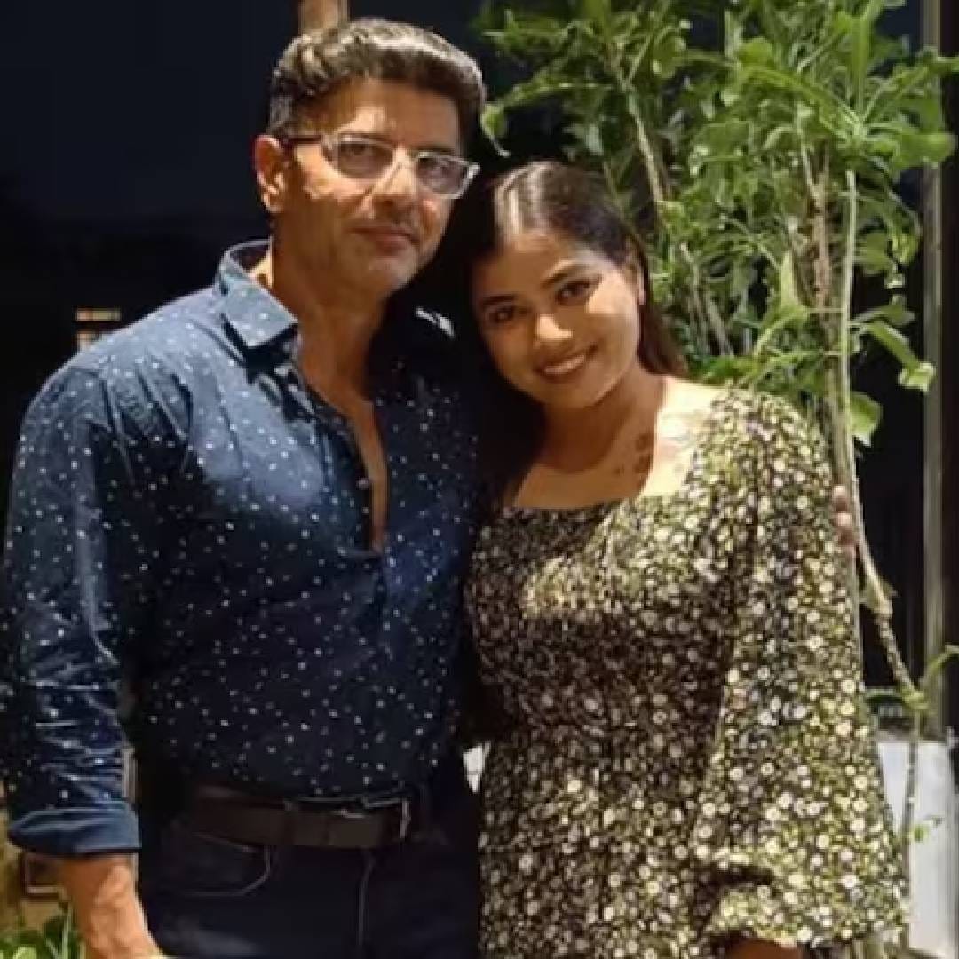 बबलू आणि शीतल हे त्यांच्या फिटनेसच्या आवडीमुळे एकमेकांच्या जवळ आले होते. मात्र हे नातं फार काळ टिकू शकलं नाही. सोशल मीडियावरून त्यांनी फोटो हटवताच चाहत्यांमध्ये ब्रेकअपच्या चर्चांना उधाण आलं होतं. अखेर 2024 मध्ये तिने सुमेश नावाच्या व्यक्तीशी लग्न करून आयुष्याची नवी सुरुवात केली. सुमेशदेखील एक जिम ट्रेनर आहे. 
