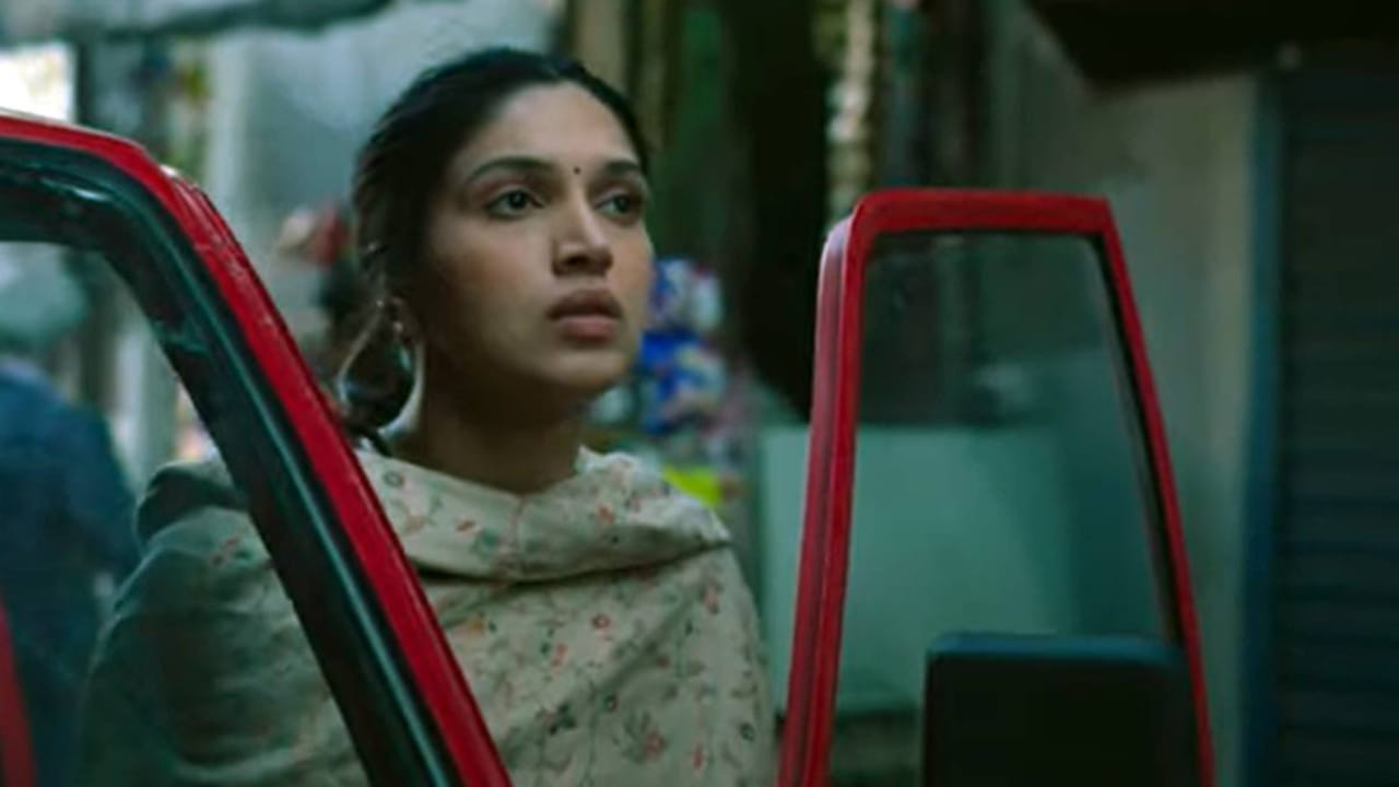 Bhakshak  या चित्रपटात भूमी पेडणेकर हिने साकारलेली धाडसी पत्रकाराची भूमिका पाहायला मिळते. सत्य घटनांवर आधारित ही कथा समाजातील भीषण वास्तव उघड करते.