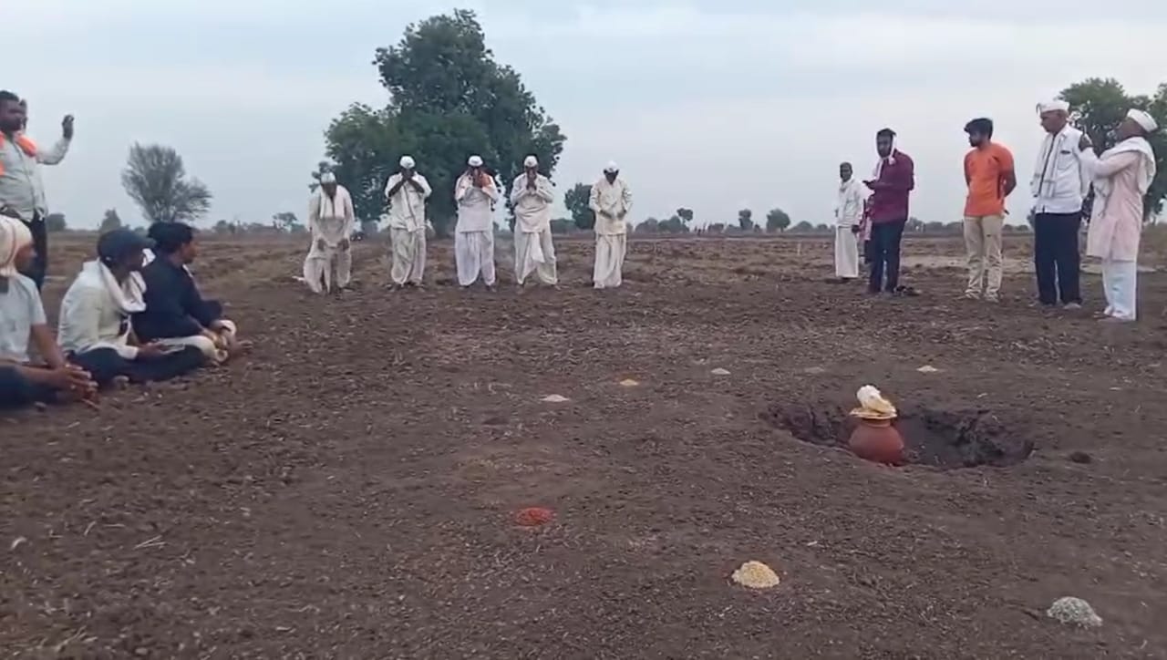 देशाचा राजा कायम राहणार, पण…; भेंडवळच्या भविष्यवाणीने राजकारणात खळबळ, सत्तेबाबत वर्तवलं मोठं भाकीत