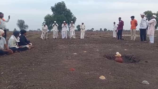 देशाचा राजा कायम राहणार, पण...; भेंडवळच्या भविष्यवाणीने राजकारणात खळबळ, सत्तेबाबत वर्तवलं मोठं भाकीत