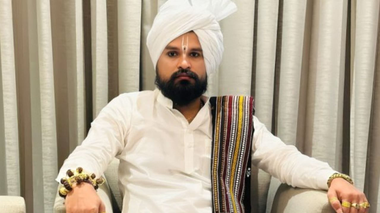 भोंदू मनोहर भोसलेचे नवी मुंबई कनेक्शन, पंचतारांकित हॉटेलमध्ये नको तो प्रकार, VIP लोकांना…