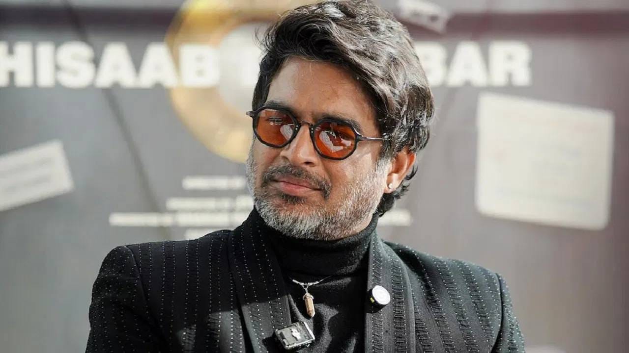 गोल्फ हा जगातला असा एकमेव खेळ आहे, जिथे तुम्ही दुसऱ्या कोणाशी नाही, स्वत:शी स्पर्धा करता. हा खेळ अभिनयासारखाच आहे. गोल्फरप्रमाणे अभिनेत्याला सुद्धा त्याचं लक्ष केंद्रीत करावं लागतं. बाहेरच्या अडचणींवर मात करावी लागते असं माधवन म्हणाला. 