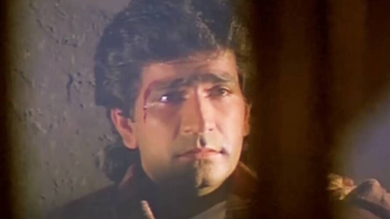 आजही लोक 'सॅड सॉन्ग्स' (दुःखद गाणी) आवडीने ऐकतात, कारण ते केवळ संगीत नसते तर ब्रेकअपची व्यथा असते. प्रेमात फसवणूक झालेले किंवा ब्रेकअपमधून गेलेले लोक या गाण्यांमध्ये स्वतःला शोधतात. ही गाणी जाणीव करून देतात की हे दुःख फक्त आपलेच नाही. कदाचित याच कारणामुळे जुनी दुःखद गाणी आजही यूट्यूब, रील्स आणि सोशल मीडिया स्टेटसवर सतत ट्रेंड करत असतात.