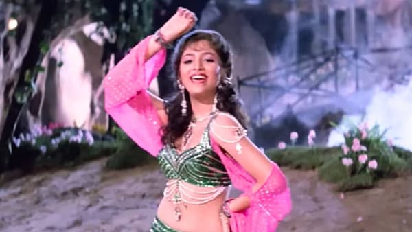 काळ बदलला, पण काही धुनाची जादू कधीच कमी होत नाही. पूर्वी कॅसेट्सचा जमाना होता, नंतर सीडी आल्या, मग टीव्हीवर म्युझिक चॅनेल्स आले आणि आता मोबाइल व सोशल मीडियाचे युग आहे. प्रत्येक पिढीने आपल्या पद्धतीने या गाण्यांना आपलंसं केलं. आजही जेव्हा एखादं जुने गाणं नव्या अंदाजात समोर येतं, तेव्हा लोक तत्काळ त्याच्याशी जोडले जातात. रील्स, शॉर्ट्स आणि मीम्समध्ये अशी गाणी पुन्हा ट्रेंड करू लागतात. यामुळेच काही गाणी वेळेबरोबर जुनी होत नाहीत, तर अधिक खास बनतात.