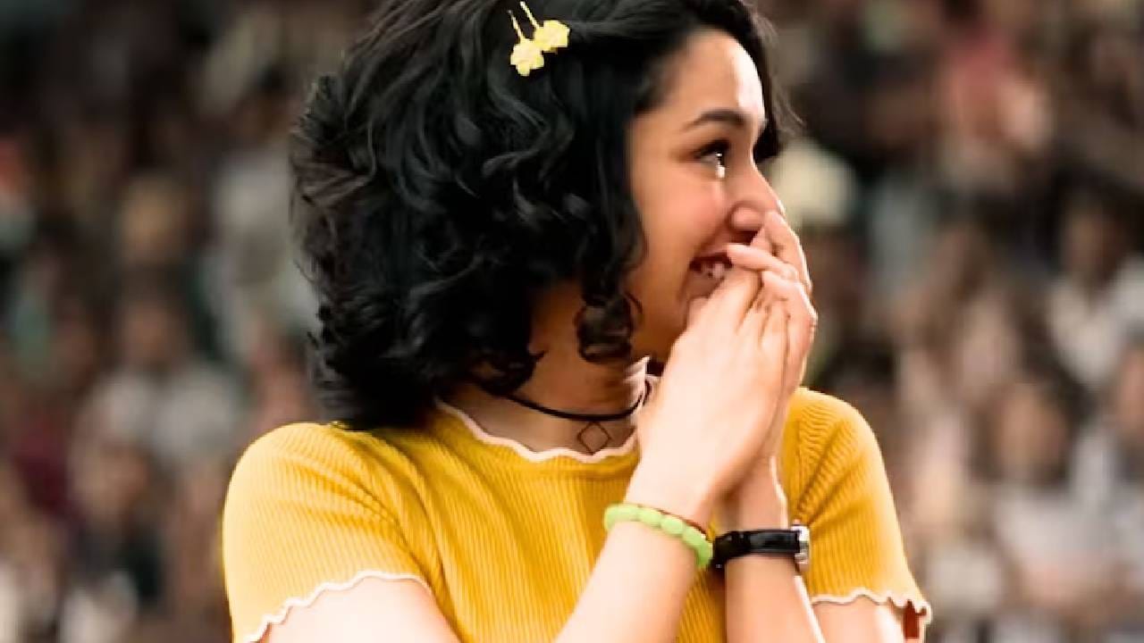 या गाण्याचे सर्वात मोठे वैशिष्ट्य म्हणजे याचा प्रभाव केवळ रिलीजपुरता मर्यादित राहिला नाही. काळानुसार लोकांशी असलेले याचे नाते अधिक घट्ट होत गेले. सोशल मीडियावर रील्स, व्हिडीओ एडिट्स आणि स्टेटसमध्ये या गाण्याचा प्रचंड वापर झाला. अनेकांसाठी हे गाणे त्यांच्या अपूर्ण कथेचा आवाज बनले आहे. जेव्हा कोणी हे गाणे ऐकते, तेव्हा त्याच्या जुन्या आठवणी जाग्या होतात. म्हणूनच इतक्या वर्षांनंतरही हे गाणे अगदी नवीन वाटते. हा केवळ एक ट्रेंड नसून मनात घर करून गेलेली एक भावना बनली आहे.