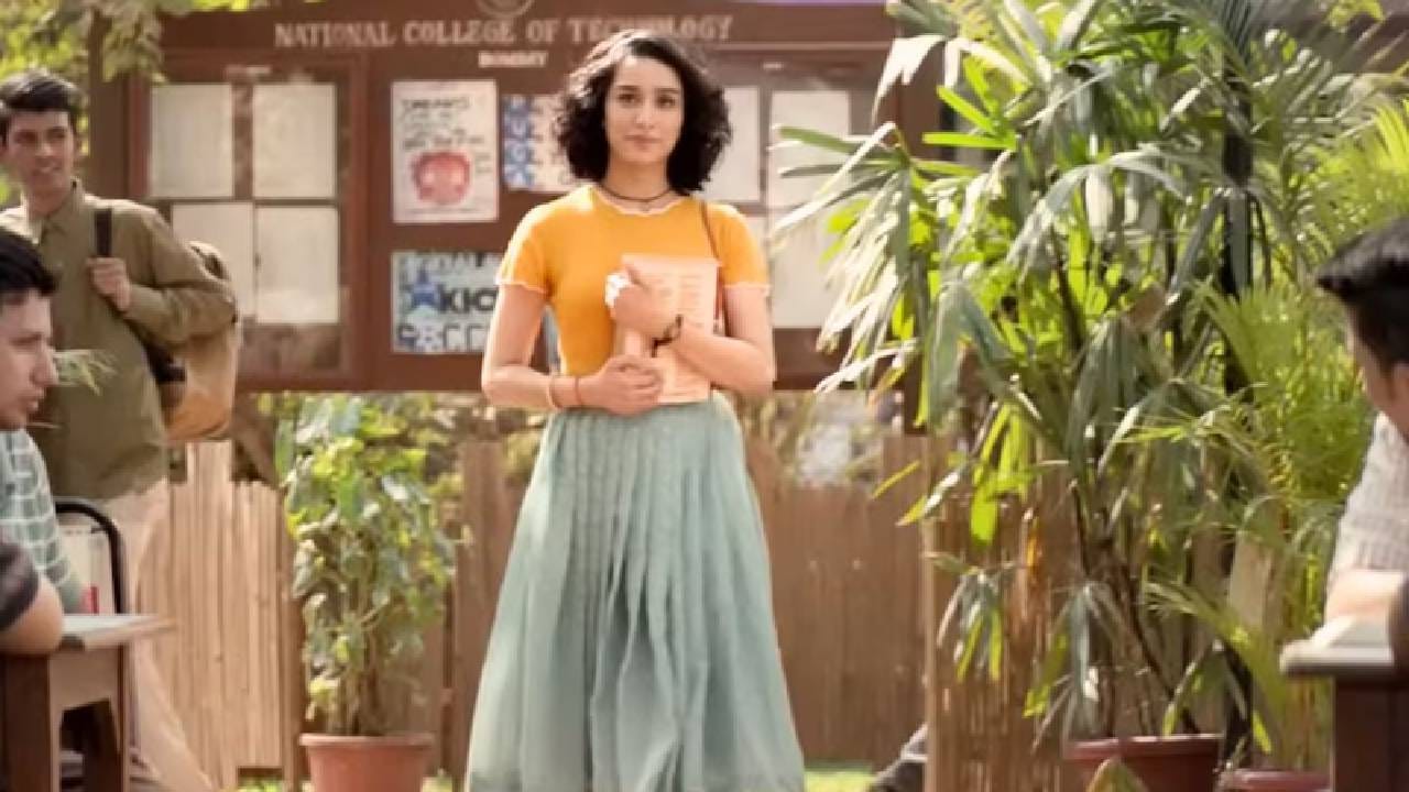 हे एक अत्यंत भावनिक गाणे आहे, जे ऐकताच काळजाला भिडते आणि याचे बोल आत्म्याला स्पर्श करतात. आज ही या गाण्याची गणना बॉलिवूडमधील सर्वात रोमँटिक गाण्यांमध्ये केली जाते. सर्वात महत्त्वाची गोष्ट म्हणजे हे गाणे अरिजीत सिंगने आपल्या अतिशय गोड आणि मधुर आवाजात गायले आहे. याचे संगीत प्रीतमने दिले असून बोल अमिताभ भट्टाचार्य यांनी लिहिले आहेत. आपल्या प्रिय व्यक्तीपासून लांब राहूनही तिची विचारपूस करण्याच्या भावना या गाण्यात स्पष्टपणे जाणवतात. याचे शब्द अत्यंत साधे असले तरी मनावर खोलवर परिणाम करतात, ज्यामुळे हे गाणे वारंवार ऐकले जाते.