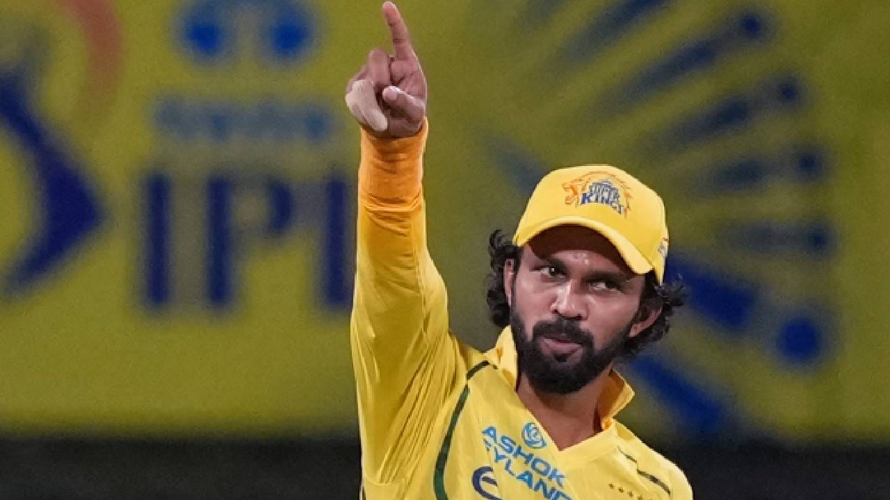 IPL 2026 : CSKची पराभवाची हॅटट्रिक, रडकुंडीला आलेल्या कॅप्टन गायकवाडने कोणावर फोडलं पराभवाचं खापर ?