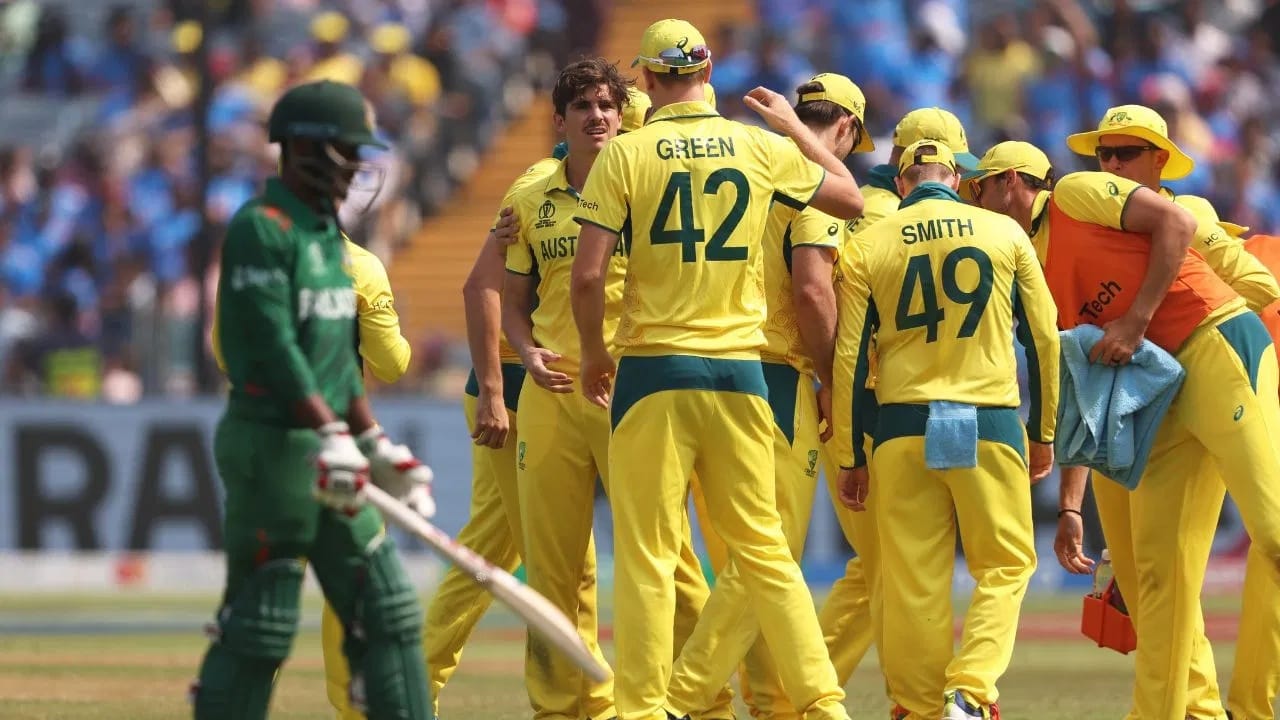 आयपीएल 2026 सुरु असताना आता आंतरराष्ट्रीय क्रिकेटमध्ये द्विपक्षीय मालिका खेळवण्यात येत आहे. बांगलादेश विरुद्ध न्यूझीलंड यांच्यात एकदिवसीय मालिका खेळवण्यात येत आहे. तर टीम इंडिया विरुद्ध दक्षिण आफ्रिका वुमन्स टी 20i सीरिजला 17 एप्रिलपासून सुरुवात होत आहे. अशात मोठी अपडेट समोर आली आहे. ऑस्ट्रेलिया क्रिकेट टीम जून महिन्यात बांगलादेश दौऱ्यावर जाणार आहे. ऑस्ट्रेलिया या दौऱ्यात बांगलादेश विरुद्ध वनडे आणि टी 20i मालिका खेळणार आहे. दोन्ही मालिकांमध्ये प्रत्येकी 3-3 सामने खेळवण्यात येणार आहेत. या दोन्ही मालिकांचं वेळापत्रक जाहीर करण्यात आलं आहे. (Photo Credit : Getty)