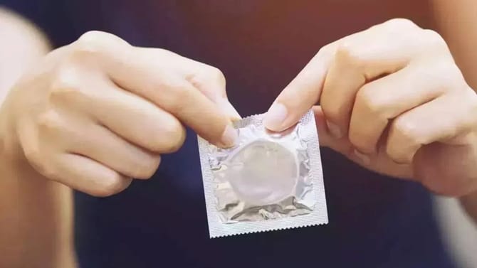 भारतात कंडोम प्रचंड महागणार? 1 पाकिटासाठी मोजावे लागणार इतके रुपये