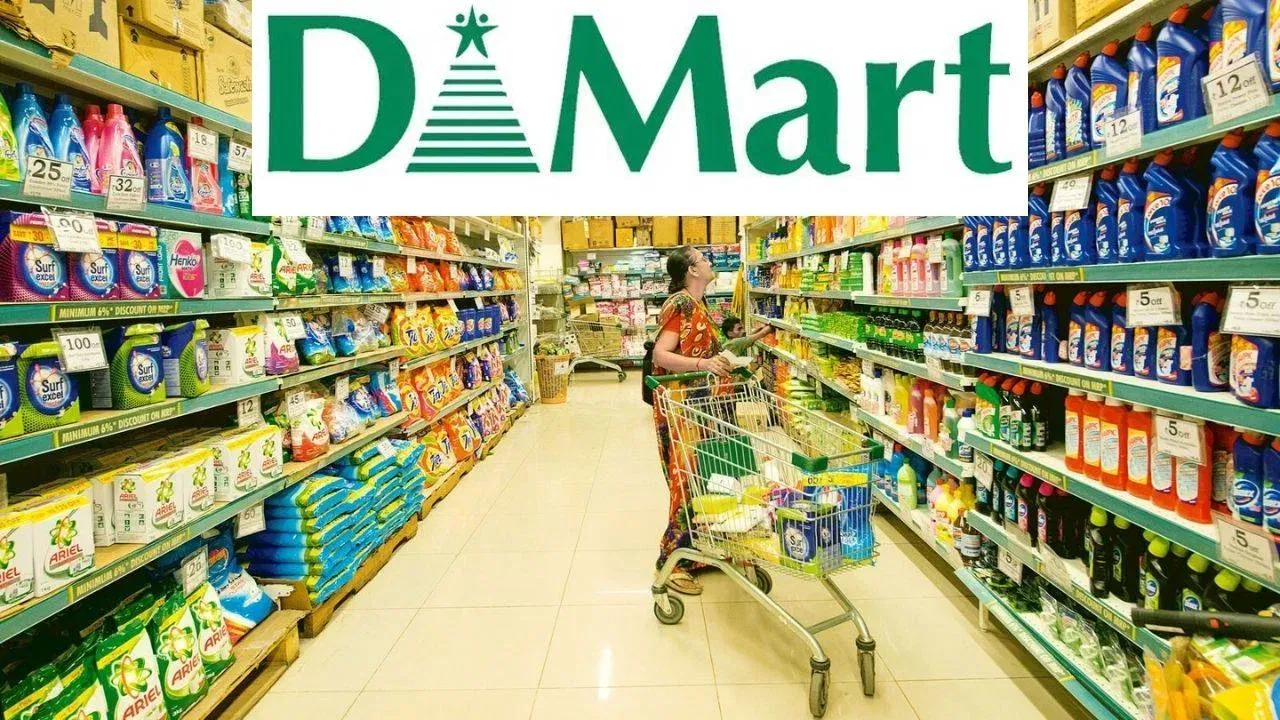 अनेकांना असे वाटते की महिन्याच्या 1 ते 10 तारखेला जास्त ऑफर्स असतात. मात्र, या काळात गर्दी प्रचंड असल्याने खरेदी करणे जिकिरीचे ठरते. जर तुम्हाला शांतपणे आणि चांगल्या डील्स शोधून खरेदी करायची असेल, तर महिन्याच्या मध्यात म्हणजेच 15 ते 25 तारखेच्या दरम्यान डीमार्टला भेट देणे फायदेशीर ठरते.