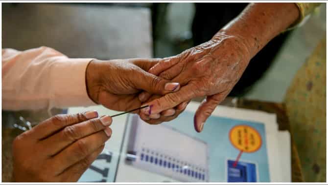 जिल्हा बँकेचा नवा बॉस कोण? दिग्गजांचे पत्ते कट, 10 वर्षांचा नियम नक्की काय?