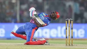 दिल्ली कॅपिटल्सच्या नावावर पावरप्लेमध्ये नकोशा विक्रमाची नोंद.