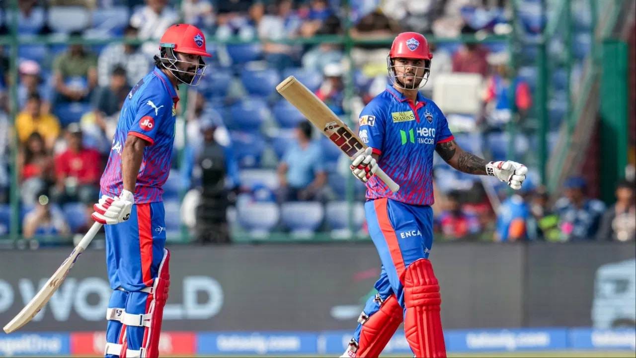 आयपीएल स्पर्धेतील 35वा सामना दिल्ली कॅपिटल्स आणि पंजाब किंग्स यांच्यात खेळला गेला. या सामन्यात एकूण 529 धावा झाल्या. प्रथम फलंदाजी करताना दिल्ली कॅपिटल्सने 264 धावा केल्या. तर पंजाब किंग्सने या धावांचा यशस्वीरित्या पाठलाग केला. (Photo: PTI)