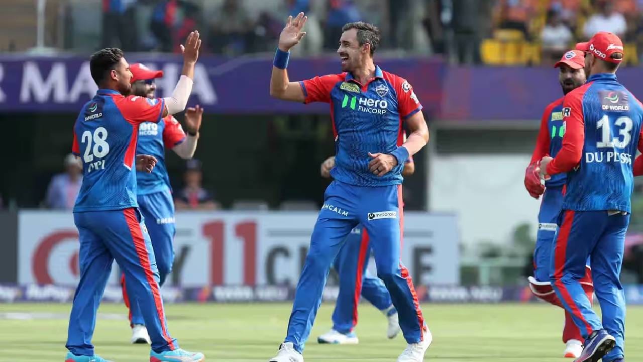 गेल्या हंगामात स्टार्कने दिल्ली कॅपिटल्सकडून 11 सामने खेळून 14 बळी घेतले होते. त्याची गोलंदाजी संघासाठी खूप उपयुक्त ठरली होती. स्टार्कच्या आगमनाने संघाची गोलंदाजी आणखी मजबूत होईल. पण 1 मे पूर्वी संघाला 25 एप्रिलला पंजाब किंग्स आणि 27 एप्रिलला आरसीबीशी सामना करायचा आहे. (Photo: IPL/BCCI)