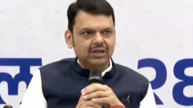 70 कोटी महिलांचा विश्वासघात केला, देवेंद्र फडणवीस संतापले, थेट..