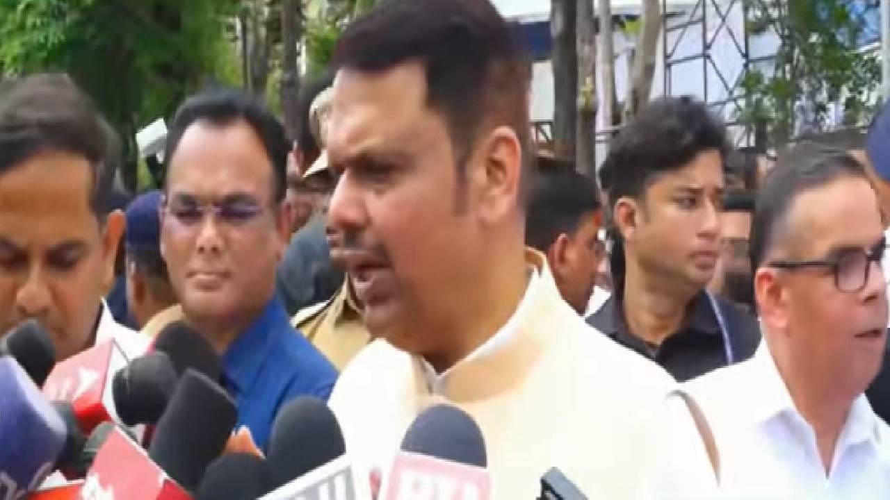 Devendra Fadnavis : काँग्रेसने ठरवलं बारामती विधानसभेची पोटनिवडणूक लढवायची, मुख्यमंत्री फडणवीस म्हणाले की..