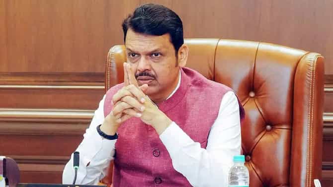 Devendra Fadnavis : रिक्षा, टॅक्सी चालकांना मराठी भाषा सक्तीवरुन राजकारण तापलं, अखेर मुख्यमंत्री फडणवीसांकडून भूमिका जाहीर, VIDEO
