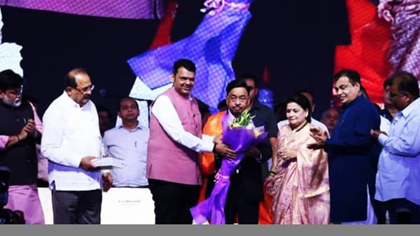 माझ्याकडे एक चिठ्ठी आली, त्यावर नारायण राणेंची सही आणि लिहिलं होतं... देवेंद्र फडणवीस यांनी तो किस्सा