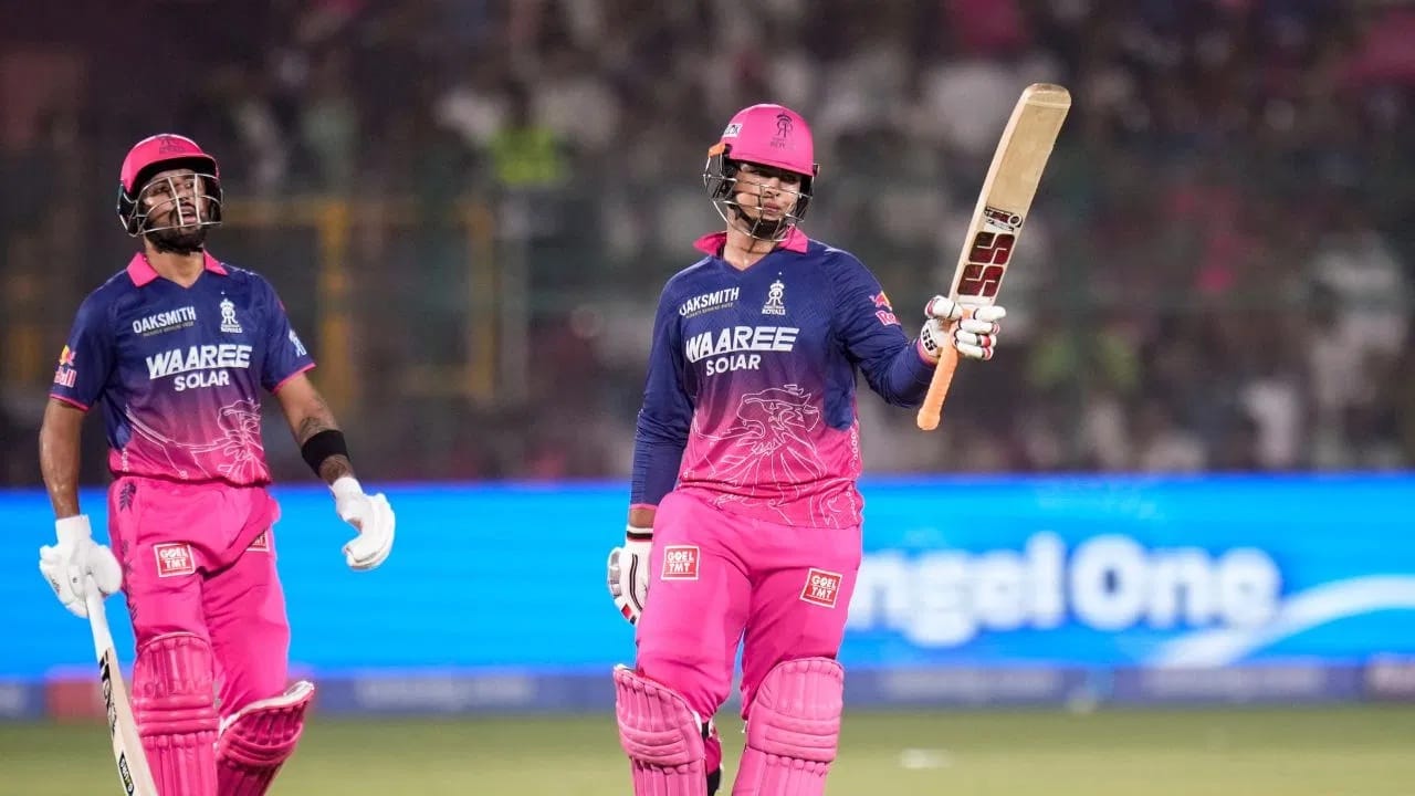 वैभव टी 20 क्रिकेटमध्ये चेंडूंबाबत वेगवान 1 हजार धावा करणारा पहिला फलंदाज ठरला. वैभवने 473 बॉलमध्ये ही कामगिरी करुन दाखवली.  (Photo Credit :PTI)