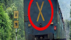 ट्रेनच्या शेवटच्या डब्यावर X का लिहिलेलं असतं? 99 टक्के लोकांना खरं....