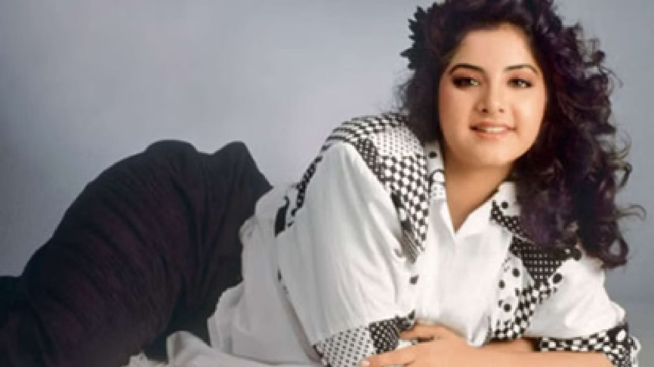 त्यांनी एका मुलाखतीत सांगितलं होतं की, त्यांना त्यांच्यासोबत पडद्यावर रोमांस करायची इच्छा होती. मात्र, त्यांनी चित्रपटसृष्टीत प्रवेश केल्यावर जितेेंद्र वडिलांच्या भूमिका करू लागले होते त्यामुळे त्यांचं हे स्वप्न अपूर्णच राहिलं.