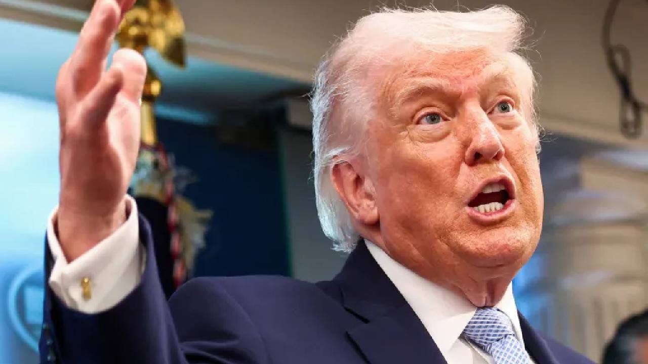 अमेरिकेचे अध्यक्ष डोनाल्ड ट्रम्प पुन्हा एकदा इराणसोबतच्या युद्धात नाटोवर भडकले आहेत. त्यांचा पारा चांगलाच चढल्याचे बघायला मिळतंय. इराणसोबतच्या युद्धात अमेरिकेची नाटो देशांनी कोणतीही मदत केली नाही.