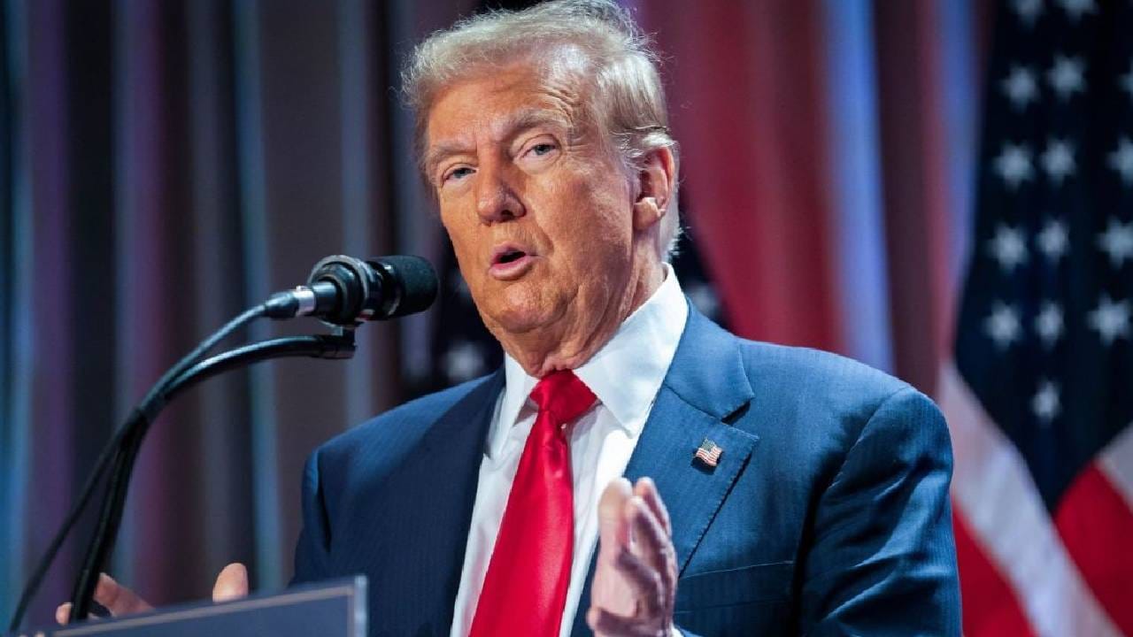 त्यांनी नाटो देशांना मदत मागितली पण त्यांच्या मदतीला कोणीही पुढे आले नाही. युद्धात नाटोने आपल्याला कोणतीही मदत केली नाही हे आपल्या टोक्यातून कधीही जाणार नसल्याचे डोनाल्ड ट्रम्प यांनी म्हटले. 