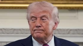 डोनाल्ड ट्रम्प यांना झटका, इराणच्या नाकेबंदीत दणका, थेट नौदल सचिवांनी.