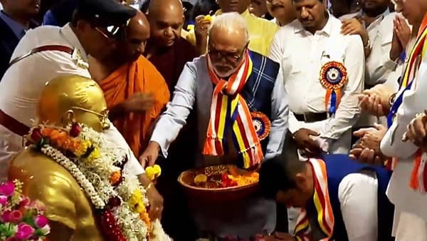 मया भीमानं माय सोन्यानं भरली ओटी...राज्यभरात भीम जयंतीचा जल्लोष, बाबासाहेबांना अभिवादन करण्यासाठी अनुयायांची अलोट गर्दी