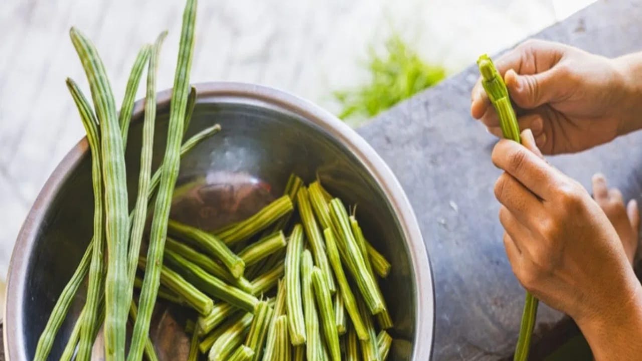 शेवग्याच्या शेंगांची साल पोषक तत्वांचा खजिना, आहारात अशा प्रकारे समावेश करा आणि जाणून घ्या ‘हे’ जबरदस्त फायदे