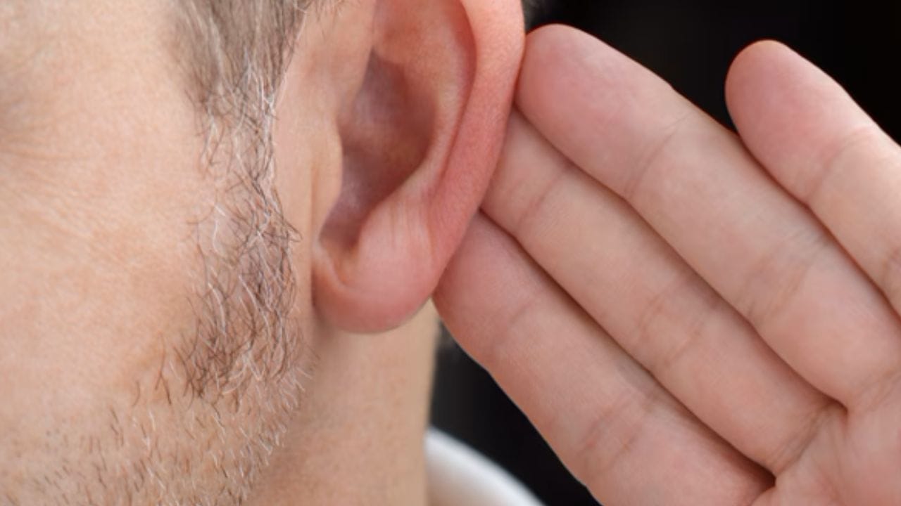 Ear-Hair-and-Samudrik-Shastra-wealth-benefits-8