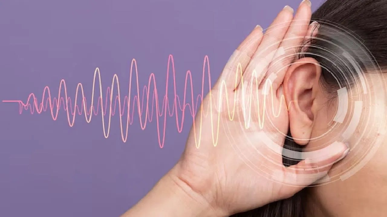 ऐकायला कमी येतंय, आहारात या पदार्थांचा समावेश करा दिसून येईल फरक