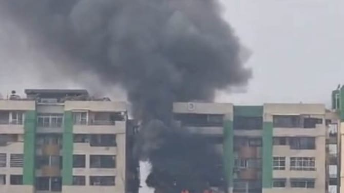 गगनचुंबी इमारतीत किंचाळ्या घुमल्या, पॉश गौर ग्रीन अव्हेन्यू सोसायटीत..