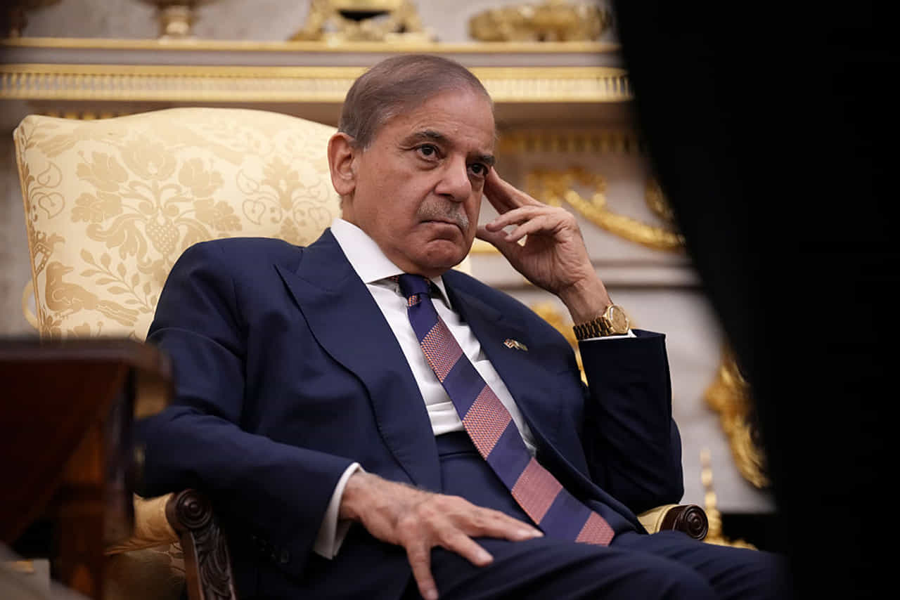 Pakistan Crisis : शेवटचे 3 दिवस उरलेले, डोक्यावर 29 हजार कोटींचं कर्ज, अखेर या दोन मुस्लिम देशांनी पाकिस्तानला वाचवलं