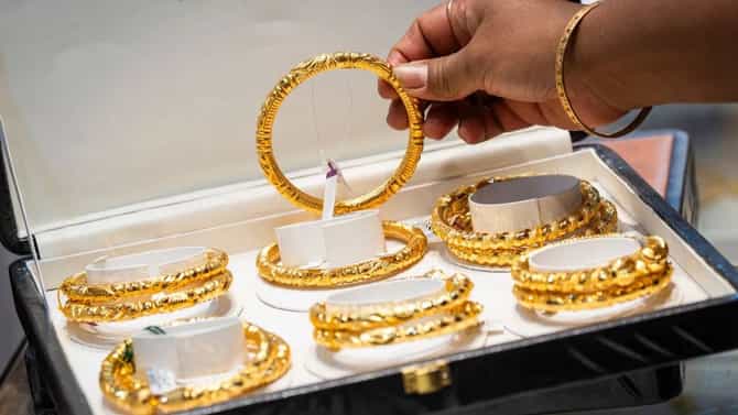 Gold Price Today : आज सुपर सॅटरडे, कालपेक्षा आज सोनं.. काय आहेत आजचे रेट?