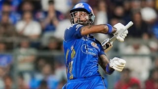 MI vs RCB : हार्दिक पंड्या कॅप्टन म्हणून वेगळा नियम का? असा भेदभाव का, चौथा अंपायर कुठे होता? त्याला दिसलं नाही का हे?