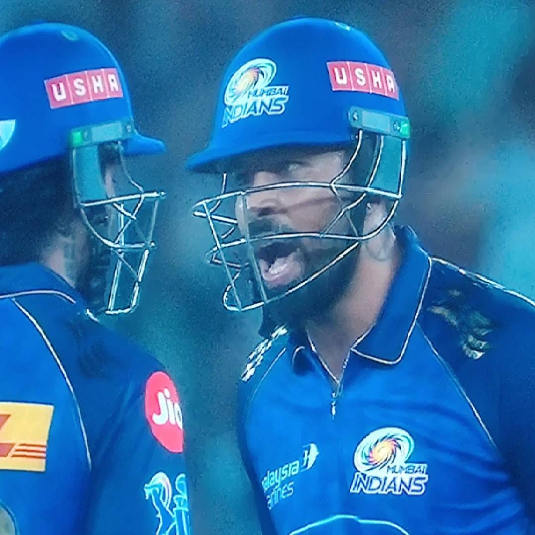 पण त्यानंतर तिलक वर्माचा खेळच बदलून गेला. मैदानावर त्याने वादळं आणलं. फोर-सिक्सचा पाऊस पाडला. 14 व्या ओव्हरपर्यंत त्याने एक चौकार मारला नव्हता. तिलक वर्माने जणू काही अंगात संचारल्यासारखा खेळ दाखवला. गोलंदाजांवर तुटून पडला. 