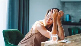 डोकं दुखत असेल तर काय करावं? जराही दुर्लक्ष न करता हे उपाय करा