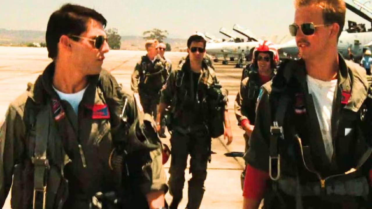 या चित्रपटाने ४० वर्षांपूर्वी आपल्या बजेटच्या २४ पट कमाई केली होती. रिपोर्टनुसार, हा १९८६ मधील सर्वाधिक कमाई करणारा चित्रपट ठरला होता. केवळ १५ दशलक्ष डॉलर्स (सुमारे १२५ कोटी रुपये) बजेट असलेल्या या चित्रपटाने ३५७ दशलक्ष डॉलर्स (सुमारे २९६०-२९७० कोटी रुपये) कमावले होते. इतकेच नाही, तर याच्या सीक्वलनेही रिलीज होताच बॉक्स ऑफिसवर धुमाकूळ घातला आणि जगभरात सुमारे १.५ अब्ज डॉलर्सचा (१२,४५० कोटी रुपये) व्यवसाय केला. २०२२ मधील सर्वाधिक कमाई करणाऱ्या चित्रपटांमध्ये याच्या नावाचा समावेश होता.