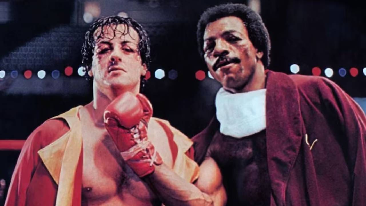 साल १९७५ मध्ये एक बॉक्सिंग सामना सिल्वेस्टर स्टैलोनच्या आयुष्याला पूर्णपणे बदलून टाकणारा ठरला. त्यांनी चक वेपनरला मुहम्मद अलीविरुद्ध लढताना पाहिले, ज्यात वेपनरने अलीला टक्कर दिली. या सामन्याने प्रेरित होऊन त्यांनी केवळ तीन दिवसांत फिल्म ‘रॉकी’ (Rocky) ची कथा लिहिली. स्क्रिप्ट तयार झाल्यानंतर अनेक स्टुडिओंनी ती खरेदी करण्यासाठी सुमारे ३,६०,००० डॉलरची ऑफर दिली.