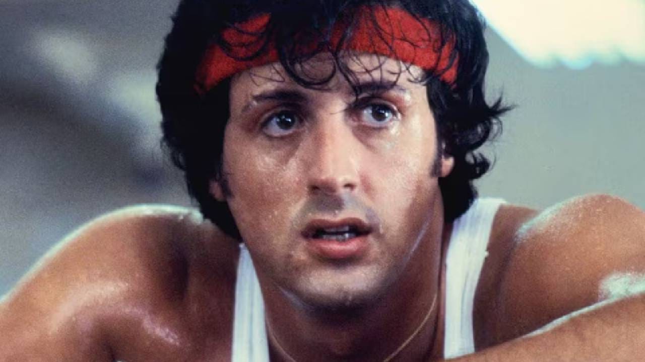 मग एक वेळ अशी आली, जेव्हा त्यांच्या गरोदर पत्नीला उपचाराची गरज होती, पण त्यांच्याकडे पैसे नव्हते. पुढे त्यांनी एक कठीण निर्णय घेत आपला आवडता बुलमास्टिफ कुत्रा बटकसला केवळ ४० डॉलरमध्ये विकले. कारण त्यांच्याकडे त्याला खाऊ घालण्यासाठी पैसे नव्हते. हा अभिनेत्याच्या आयुष्यातील सर्वात दुःखद काळ होता.