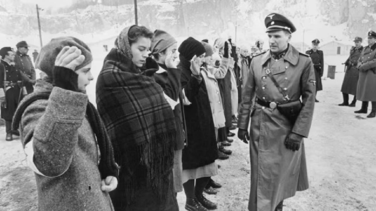 प्रदर्शनानंतर या चित्रपटाला जगभरातून भरभरून दाद मिळाली. याचे बजेट सुमारे 22 दशलक्ष डॉलर्स (सुमारे १८० कोटी रुपये) होते आणि जागतिक स्तरावर याने सुमारे 322 दशलक्ष डॉलर्स (सुमारे 2600 कोटी रुपये) कमावले. या चित्रपटाने एकूण 7 ऑस्कर पुरस्कार जिंकले, ज्यात 'सर्वोत्कृष्ट चित्रपट' आणि 'सर्वोत्कृष्ट दिग्दर्शक' या पुरस्कारांचा समावेश आहे. IMDb वर याचे रेटिंग 9 च्या आसपास आहे आणि रॉटन टोमॅटोवर सुमारे 98 टक्के स्कोअर मिळाला आहे. हे आकडे सांगतात की, जगभरात याला किती पसंती मिळाली आणि आजही हा एक 'मास्टरपीस' मानला जातो. या यशामुळे हा चित्रपट एक 'क्लासिक' बनला असून आजही लोक तो आवडीने पाहतात.