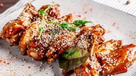 घरीच बनवा प्रोटीनने परिपूर्ण 'हनी गार्लिक चिकन'... जाणून घ्या रेसिपी.