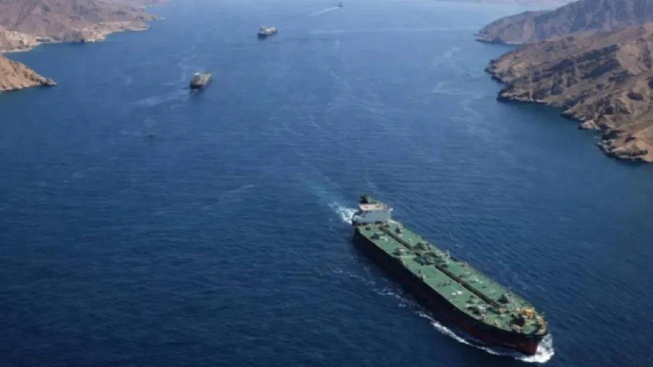 Hormuz Crisis : जगाला दणका देणाऱ्या इराणने हॉर्मुज ओलांडण्यासाठी भारतीय जहाजांकडून टोलपोटी आतापर्यंत किती लाख डॉलर्स वसूल केलेत?