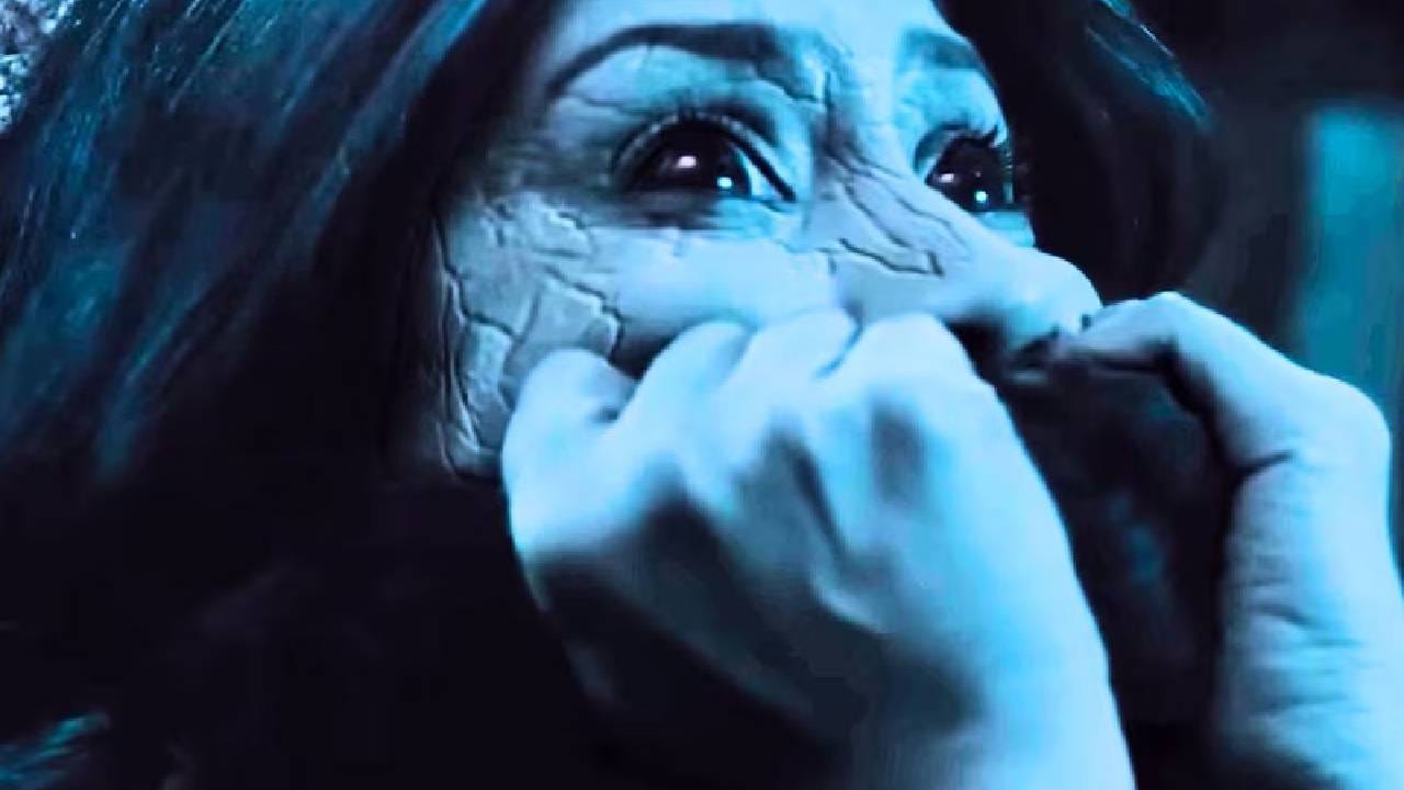 जर रेटिंगबद्दल बोलायचे झाले तर, ‘एक थी डायन’ला IMDb वर सुमारे ५.६/१० रेटिंग मिळाले आहे. हॉरर चित्रपटांच्या हिशोबात हे स्कोअर वाईट मानले जात नाही, उलट ते ठीकठाक म्हटले जाऊ शकते. काळानुसार ‘एक थी डायन’ला एक वेगळा प्रेक्षकवर्गही मिळू लागला आहे, ज्यांना याची संकल्पना आणि गाणी खूप आवडतात. जर तुम्हीही हॉरर चित्रपटांचे शौकीन असाल, तर तुम्ही हा चित्रपट नेटफ्लिक्स आणि प्राइम व्हिडिओ या ओटीटी प्लॅटफॉर्मवर भाड्याने किंवा सबस्क्रिप्शनसह पाहू शकता, परंतु यूट्यूबवर हा चित्रपट तुम्ही अगदी मोफत पाहू शकता, जिथे याला चांगले व्ह्यूज मिळाले आहेत.