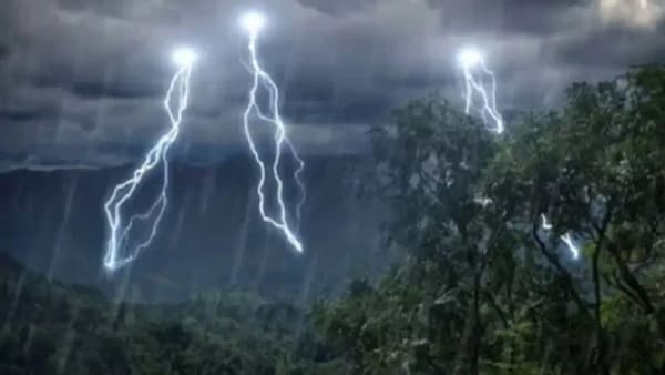 Monsoon Update : महाराष्ट्रात यंदा पावसाचं प्रमाण कसं राहणार? IMD चा थरकाप उडवणारा पहिला अंदाज, घाम फोडणारी बातमी